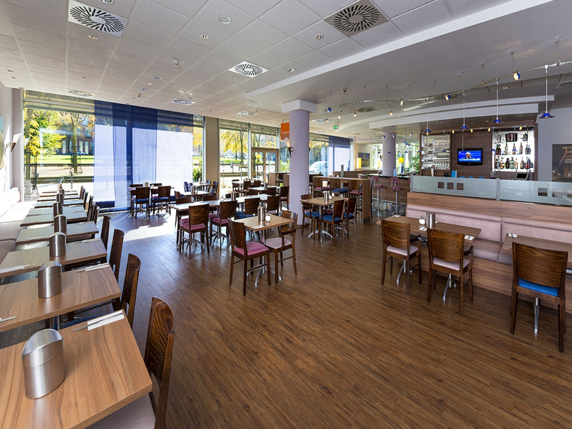 Premier Inn Essen City Limbecker Platz Hotel