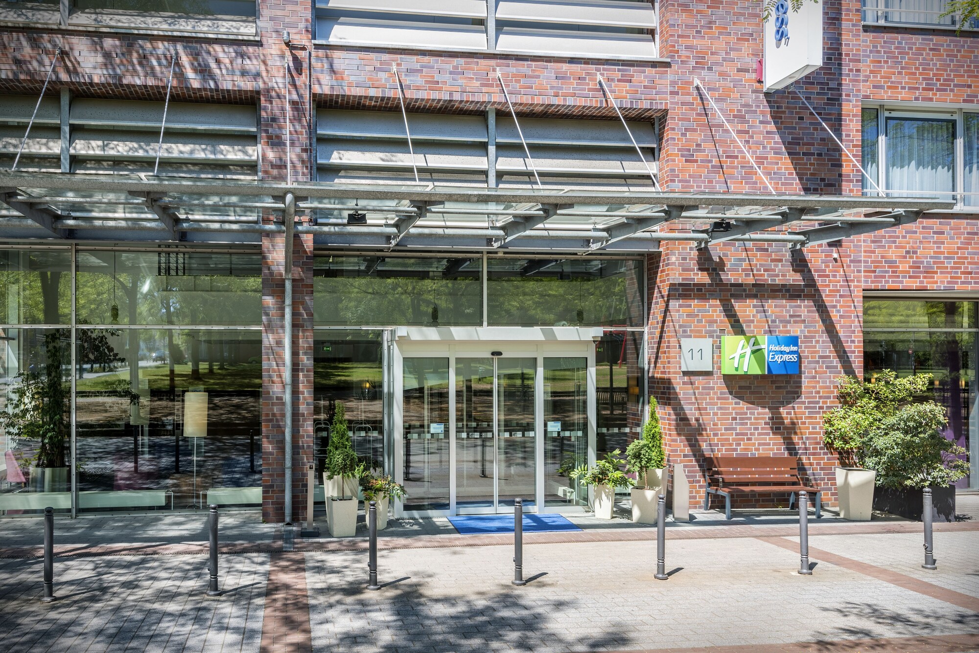 Premier Inn Essen City Limbecker Platz Hotel