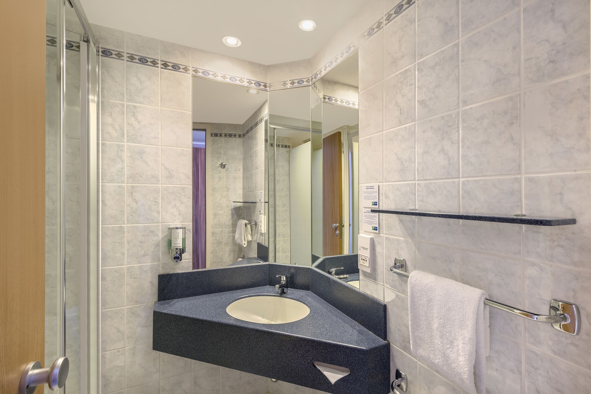 Premier Inn Essen City Limbecker Platz Hotel