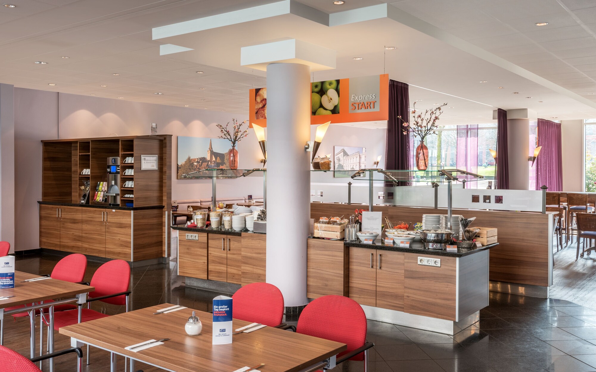 Premier Inn Essen City Limbecker Platz Hotel