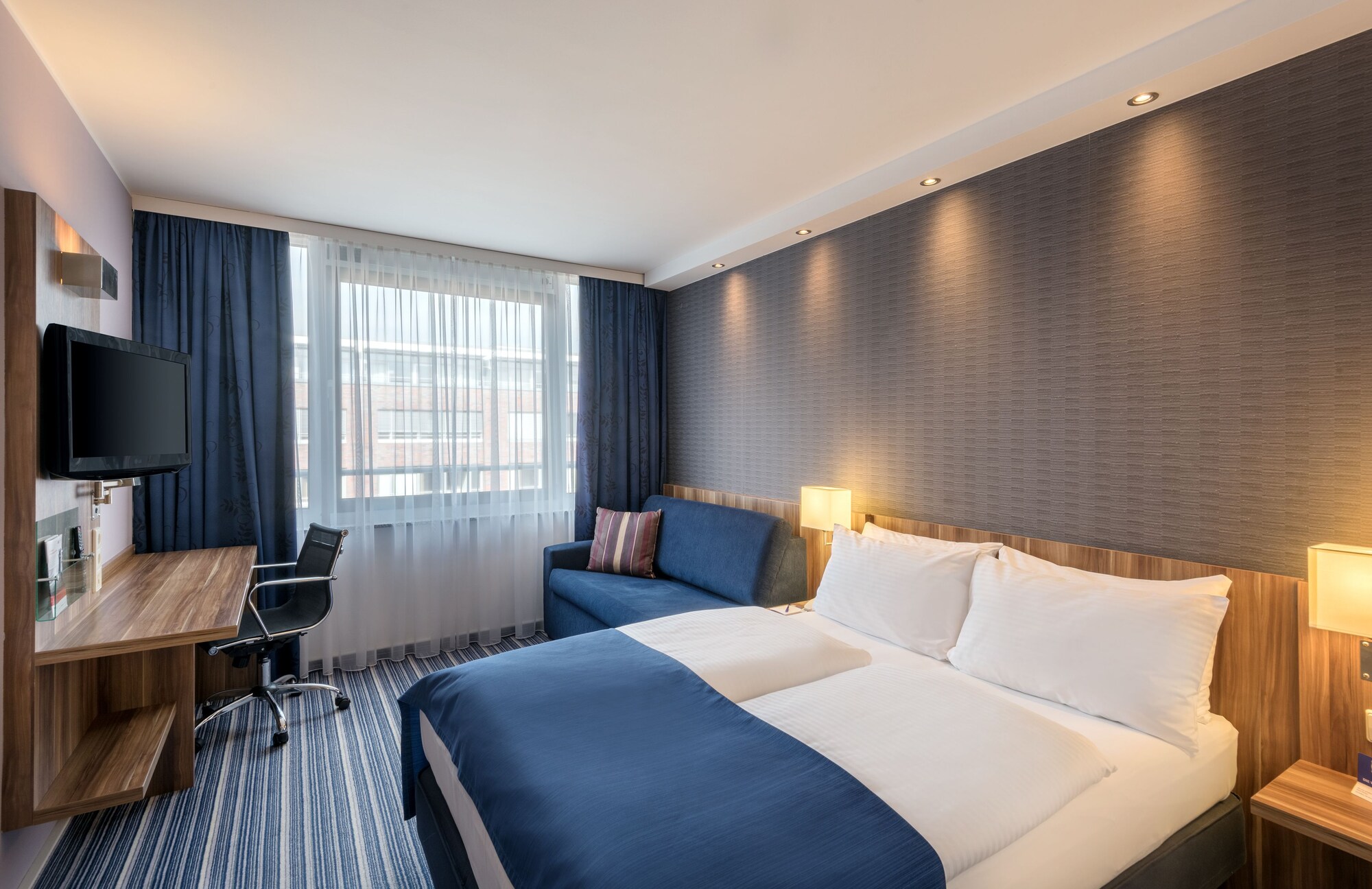 Premier Inn Essen City Limbecker Platz Hotel
