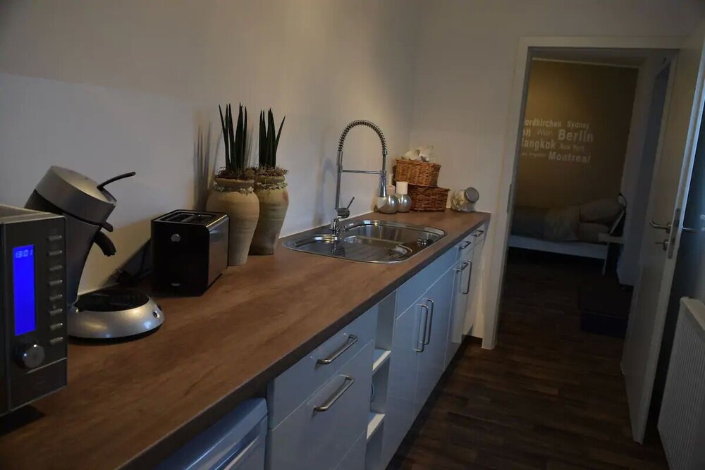 Hostel-Hamm by Geronimo