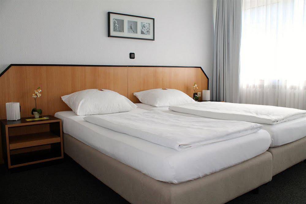 Hotel-U