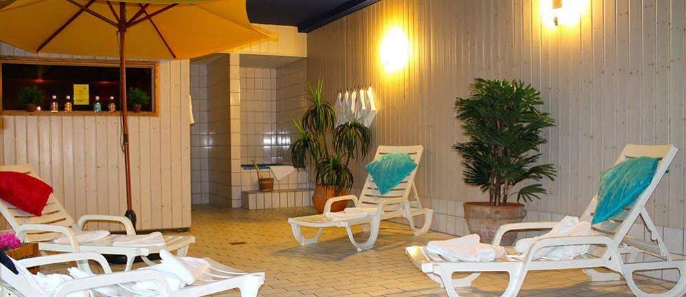 Hotel-U