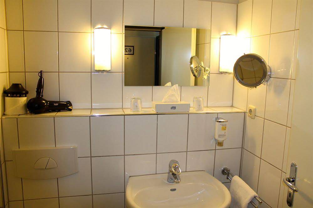 Hotel-U