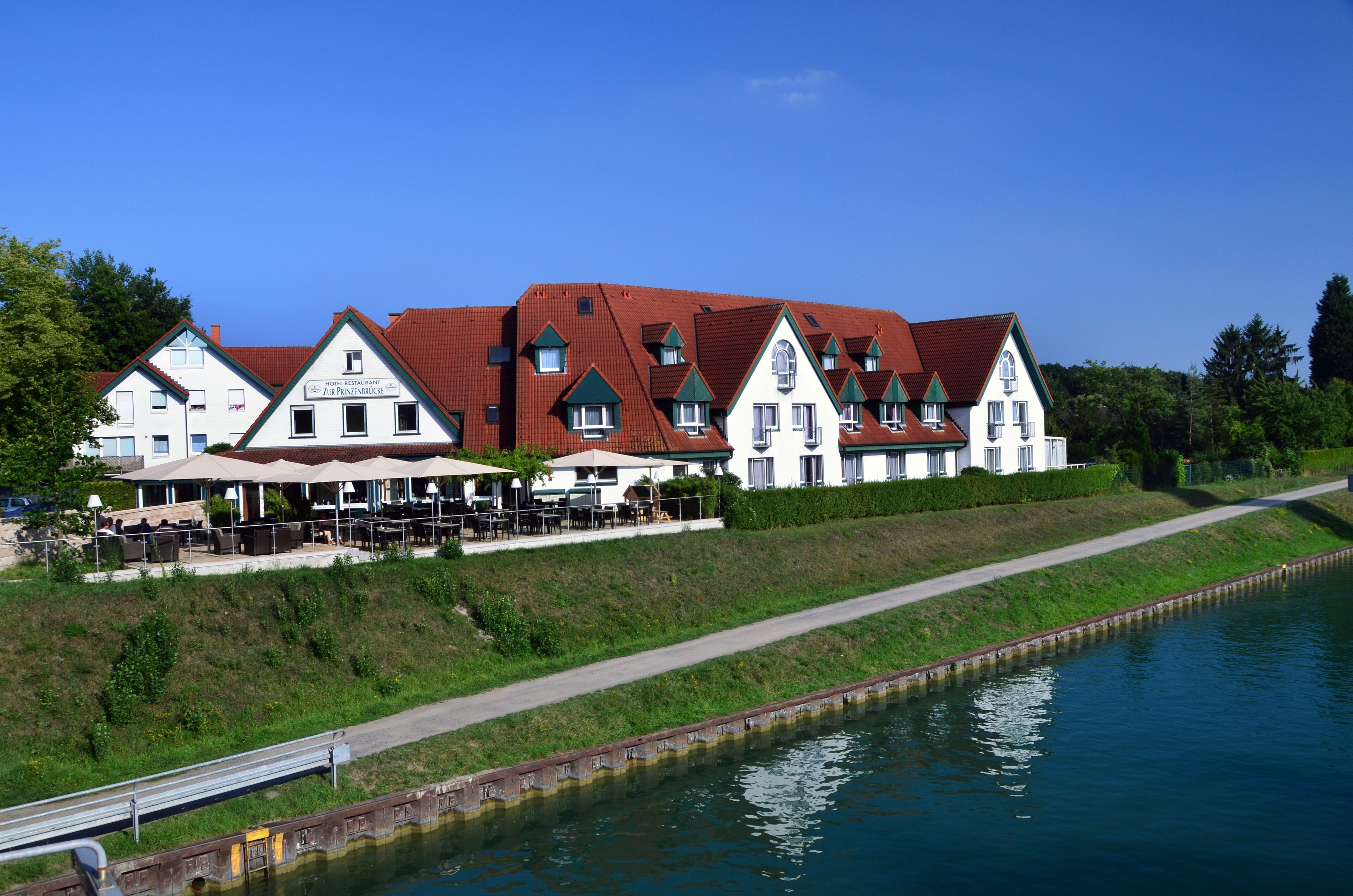 Zur Prinzenbrücke