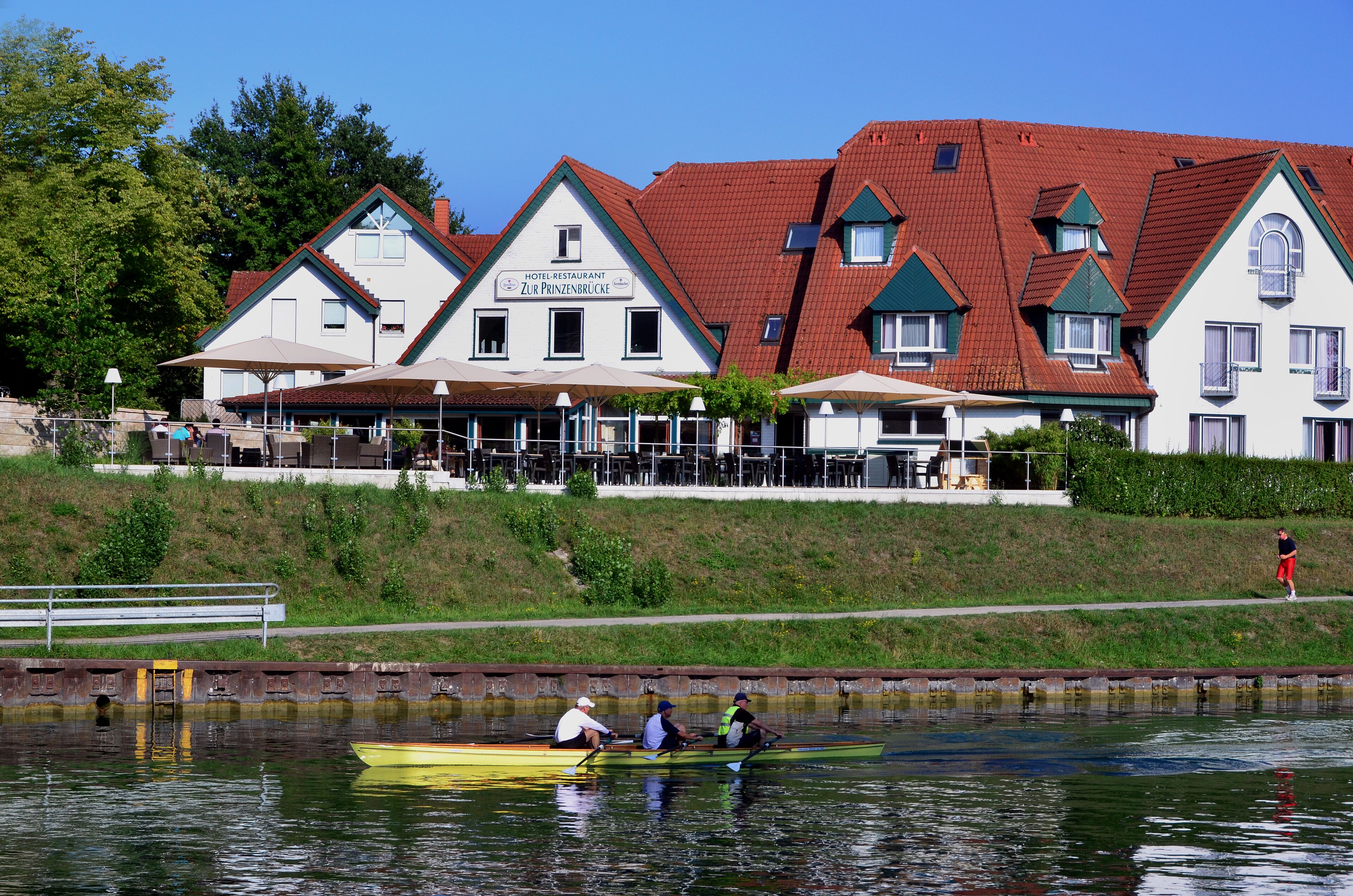 Zur Prinzenbrücke