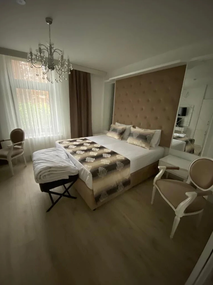 Kispet Deluxe Hotel