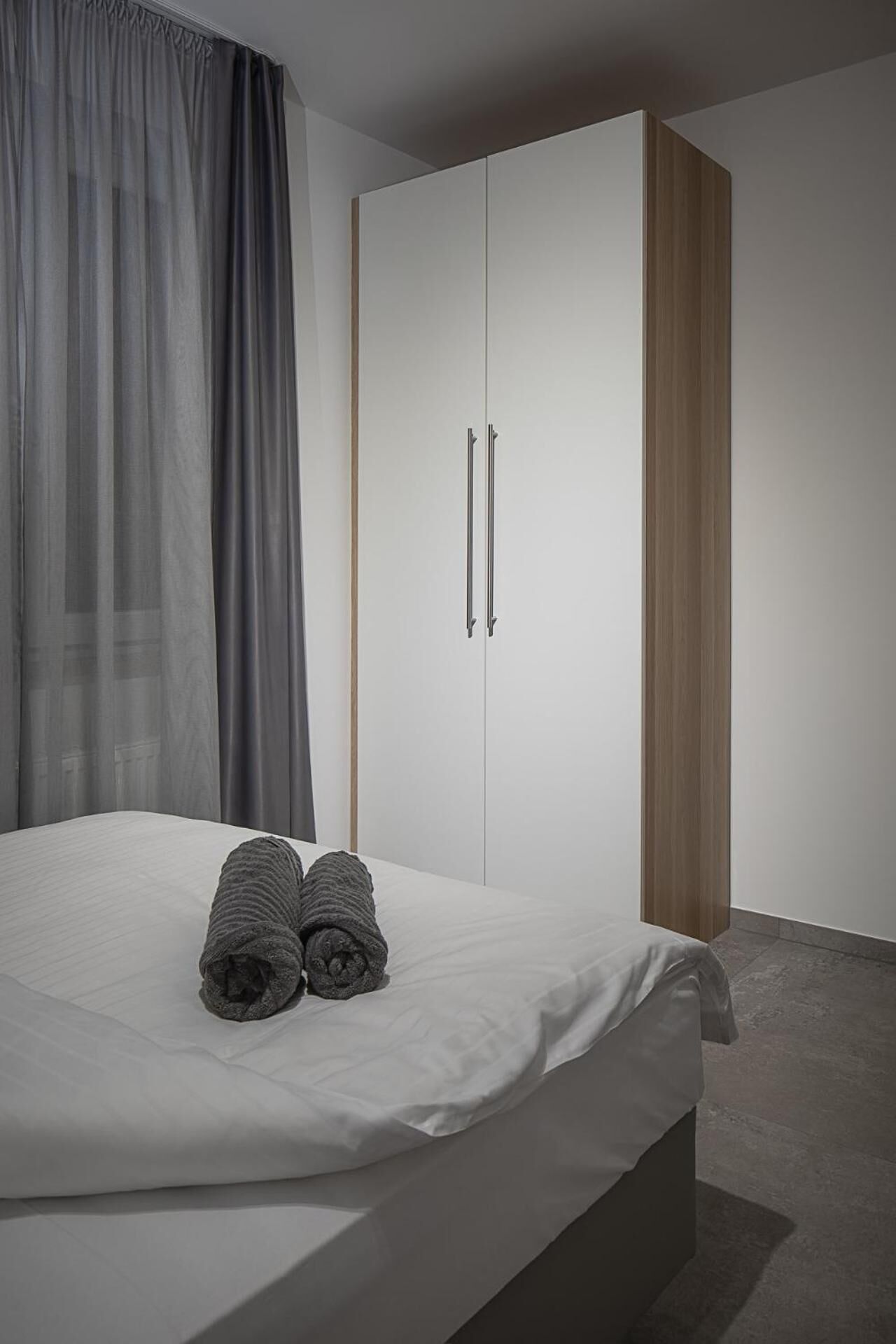 Home & Work Apartments