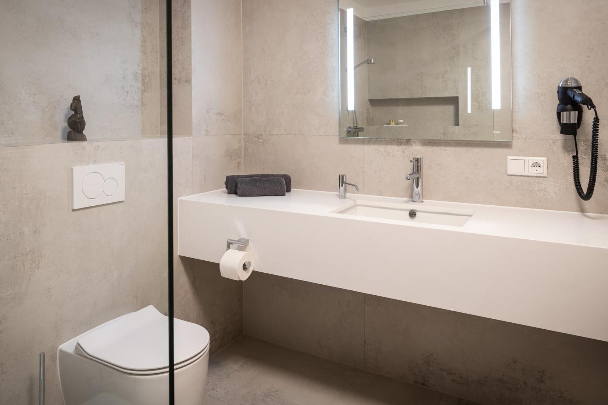 Home & Work Apartments