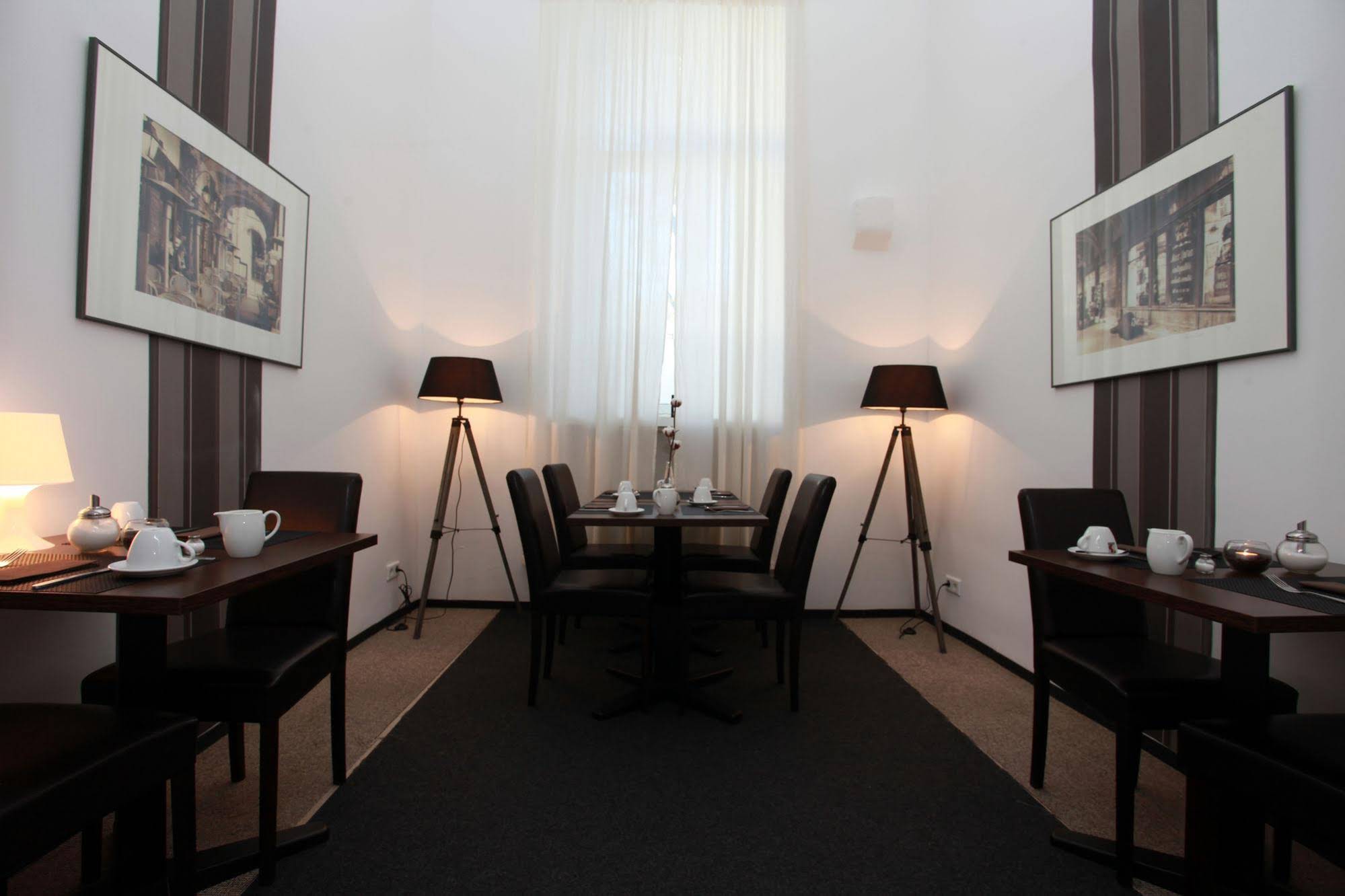 Hotel Amical