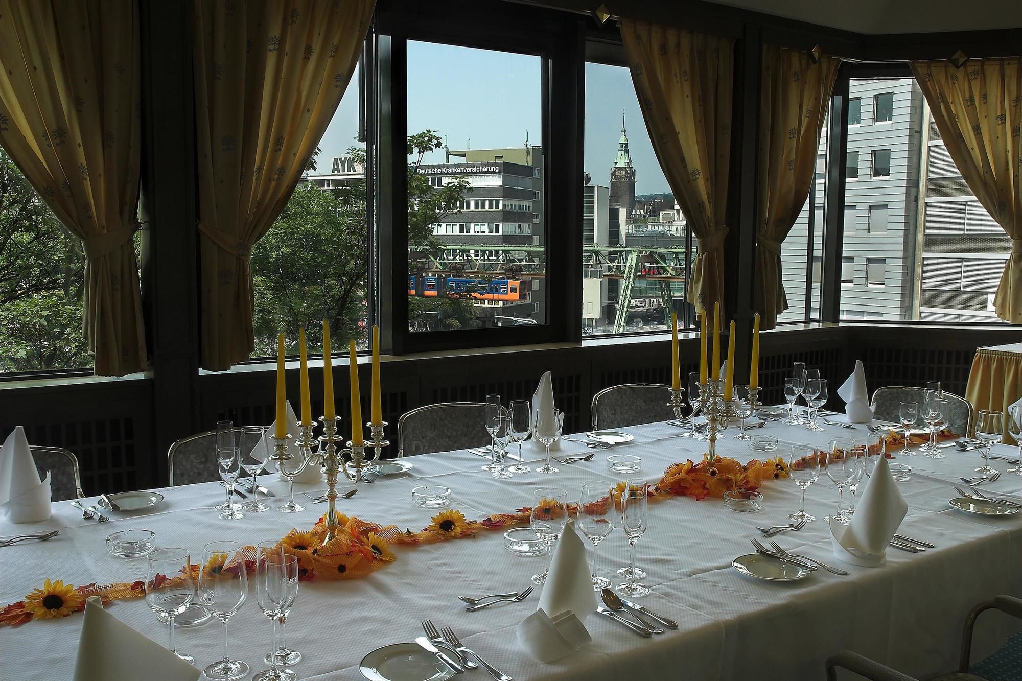 Spark by Hilton Wuppertal City Centre