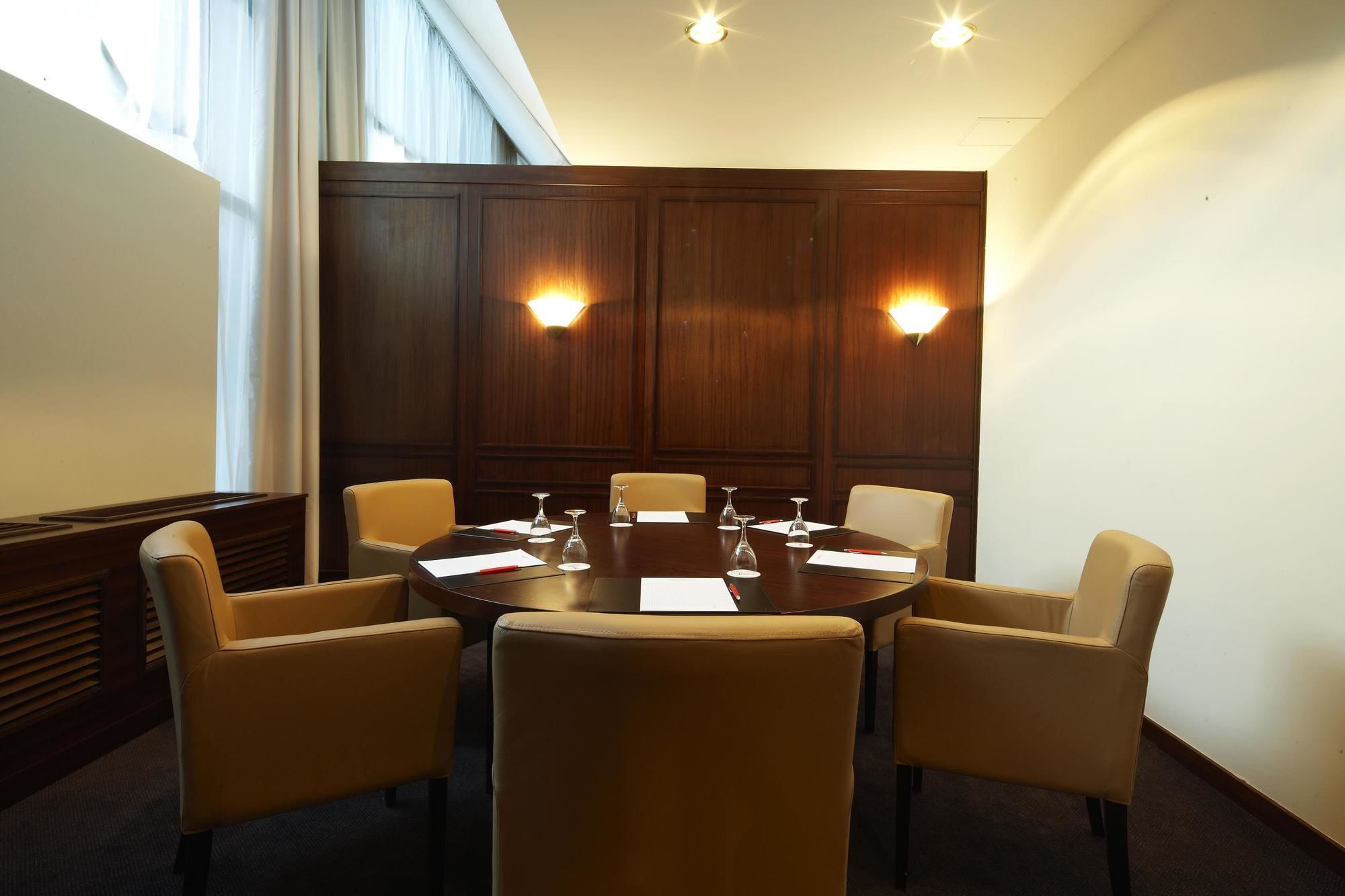 Spark by Hilton Wuppertal City Centre