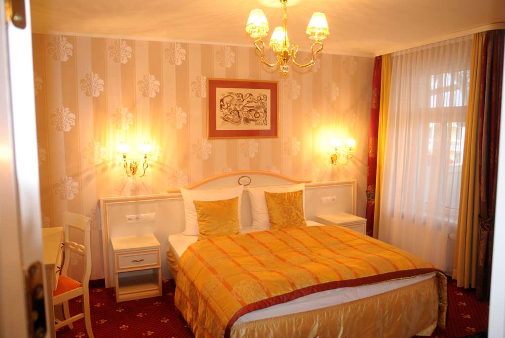 Alexa Hotel
