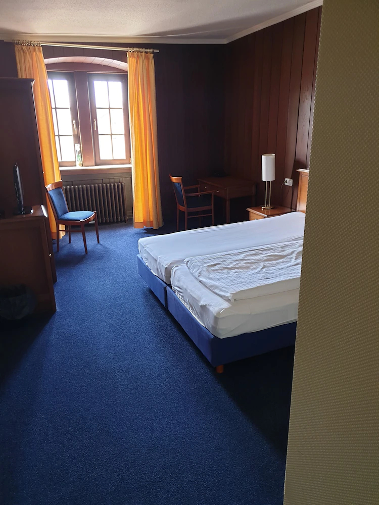 Hotel Zur Krone Hachenburger Brauerei-Ausschank