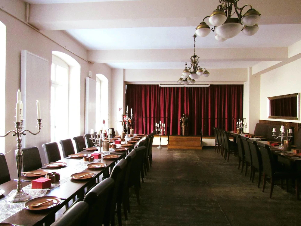 Hotel Zur Krone Hachenburger Brauerei-Ausschank