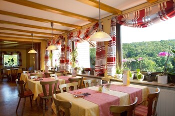 Gaststätte - Pension Trifelsblick