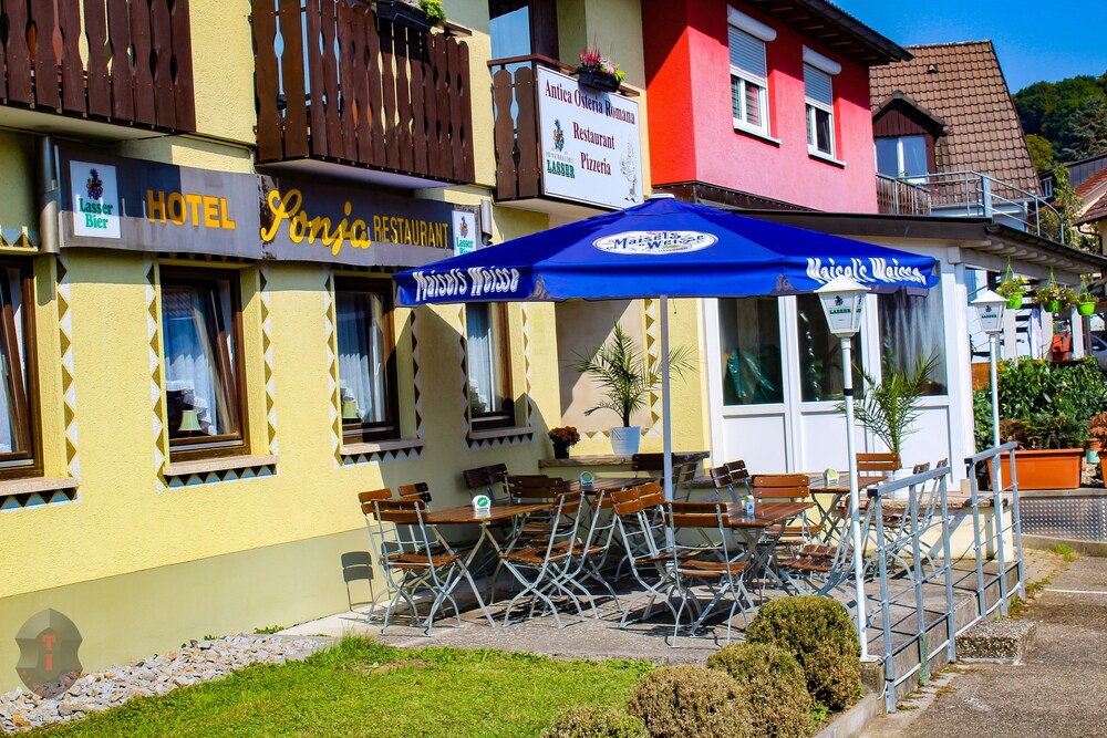 Beny Hotel Restaurant
