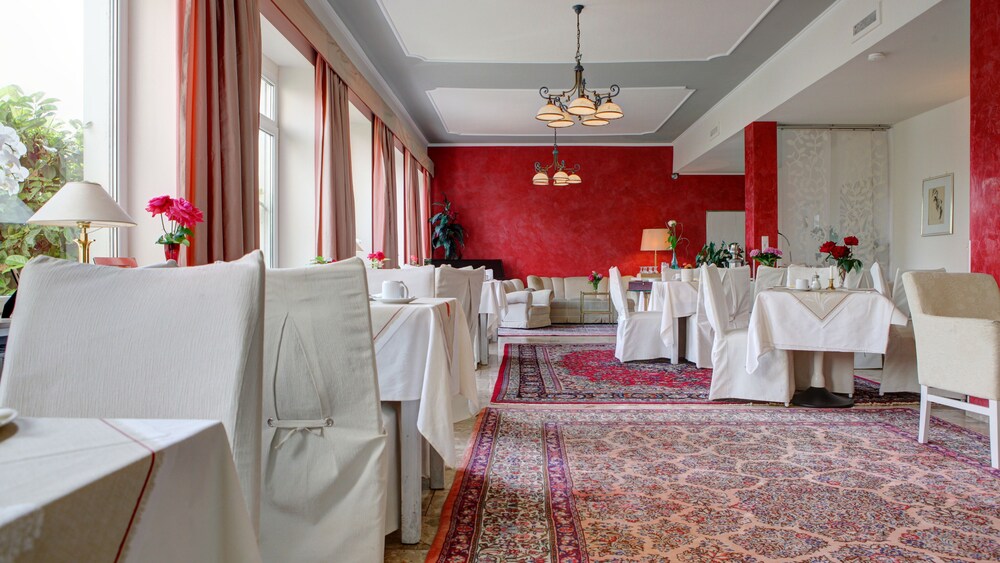 Rhein Residenz