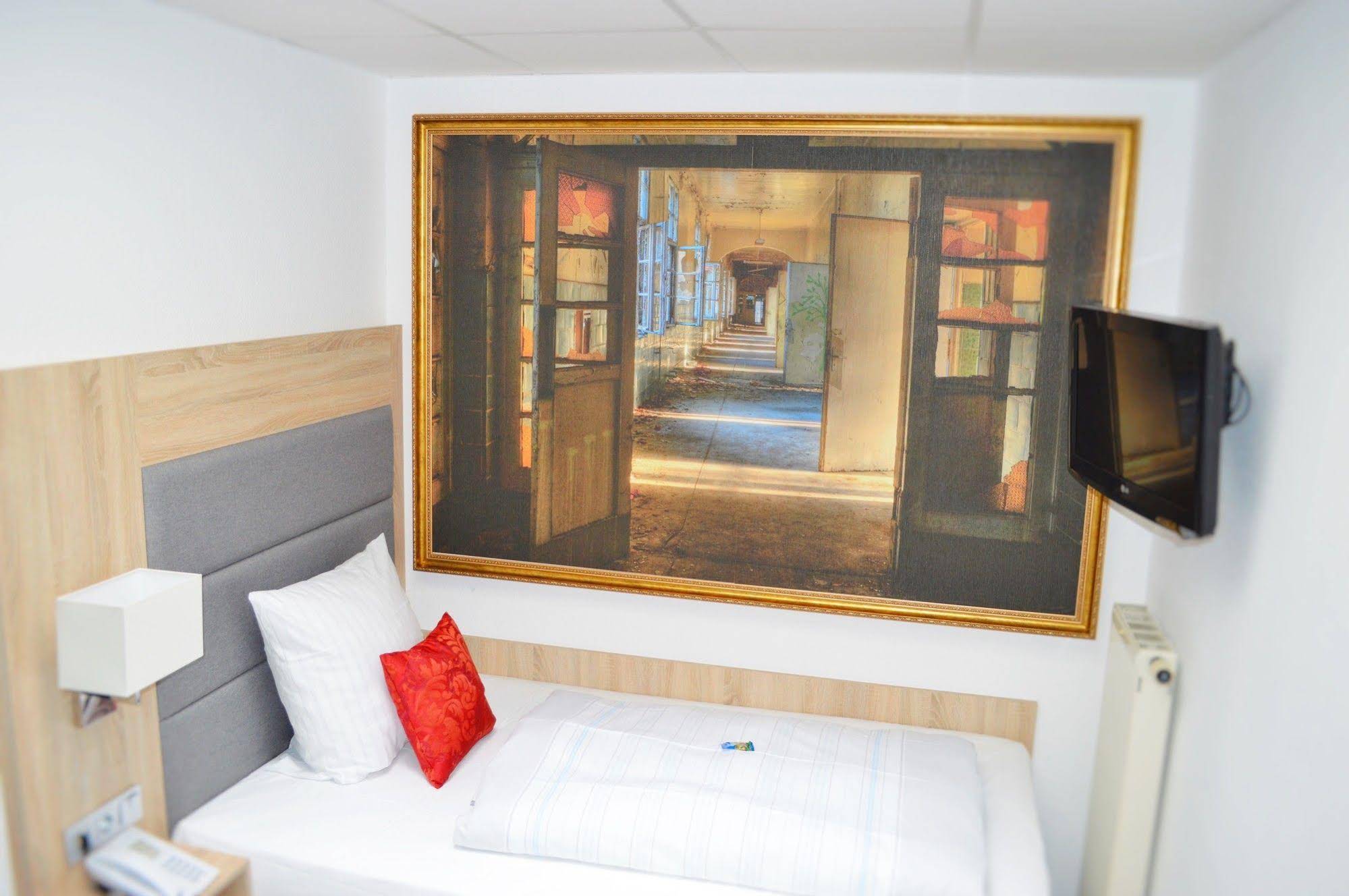 Pallas Hotel