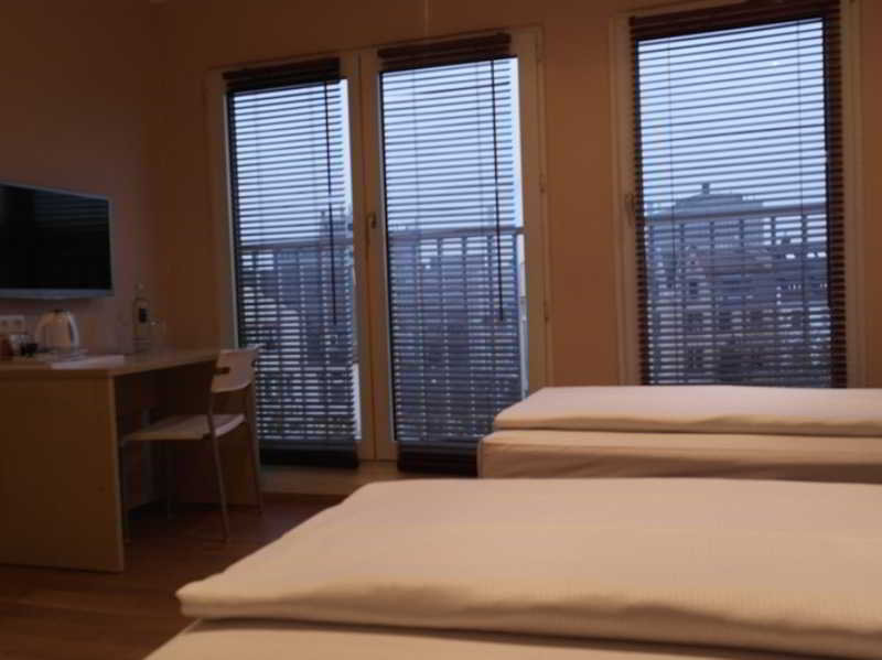 Attache an der Messe