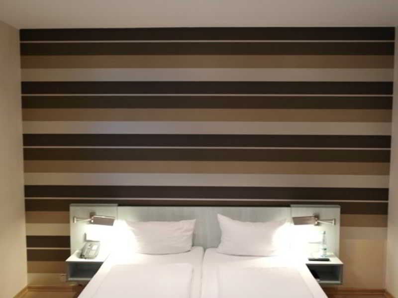 Attache an der Messe