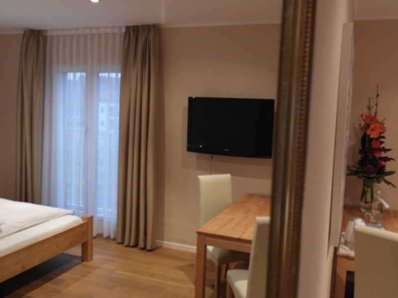 Attache an der Messe