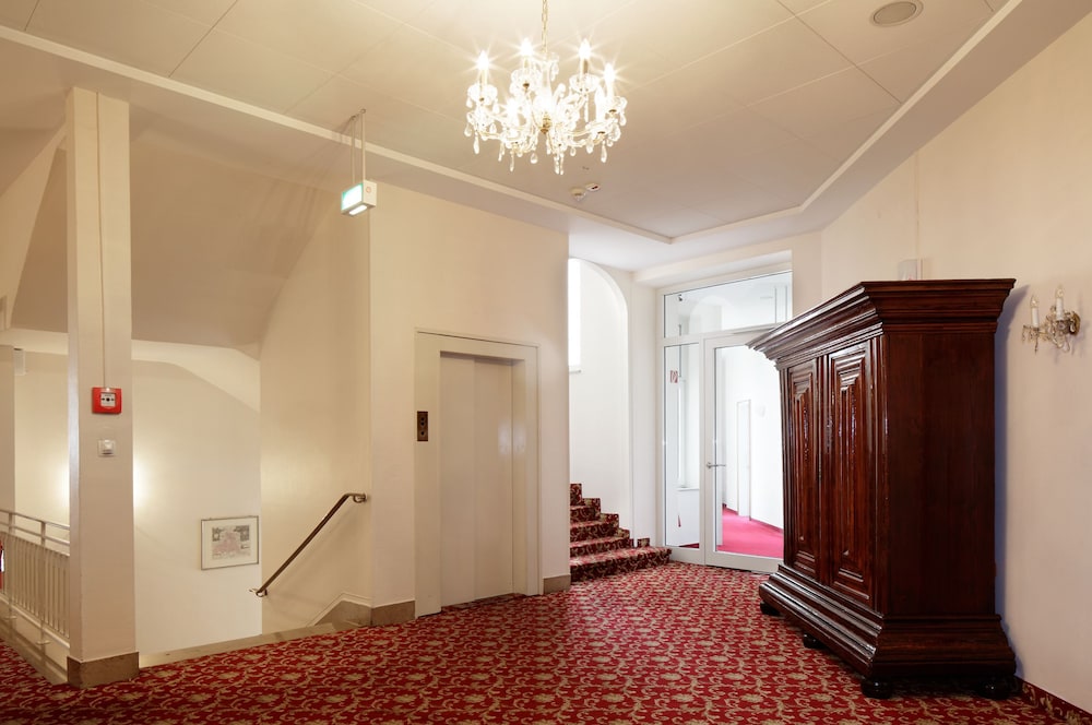 Centro National Frankfurt, Trademark Collection by Wyndham