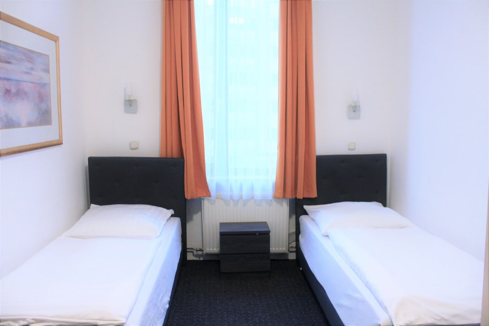 FrankAir Star Hotel Frankfurt City