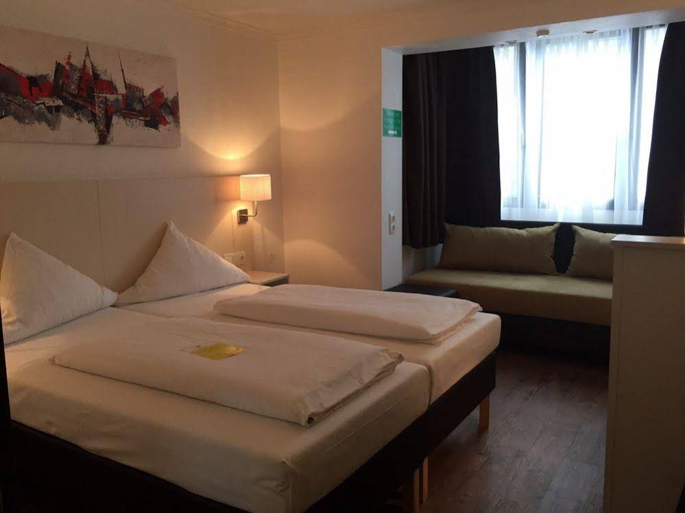 Lloyed Hotel Frankfurt