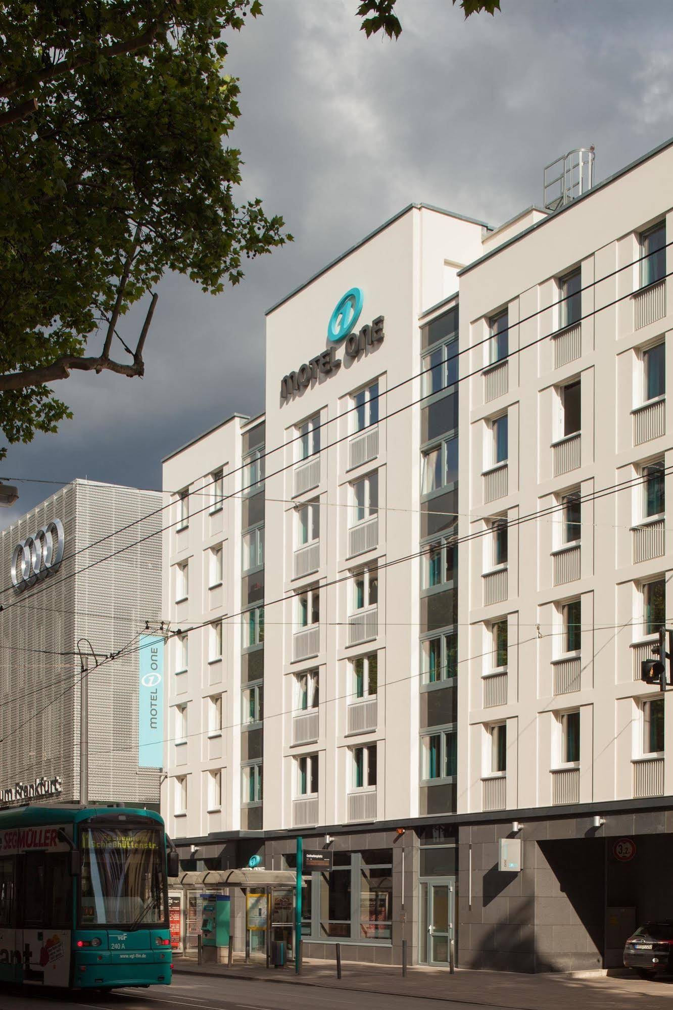Motel One Frankfurt-east Side