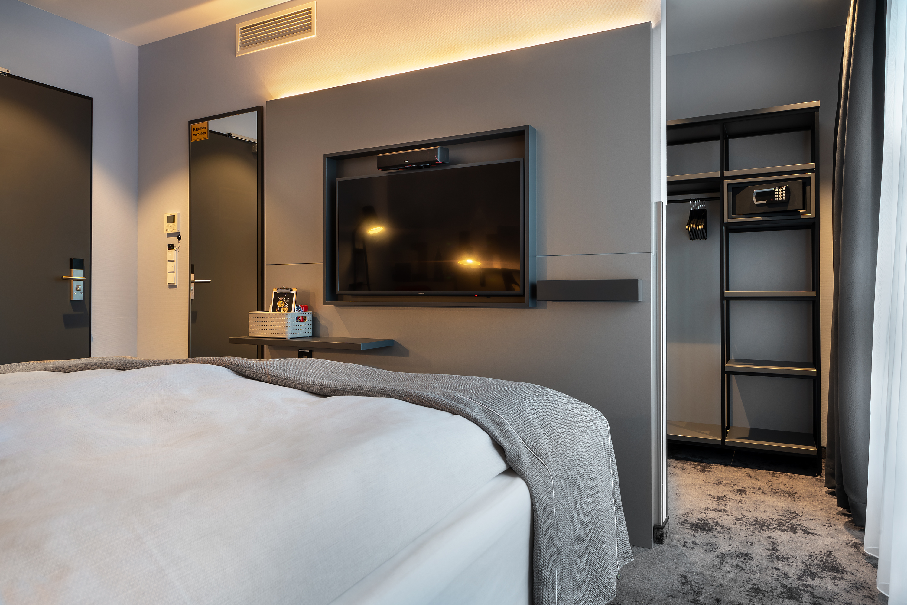 Holiday Inn - the niu, Charly Frankfurt City