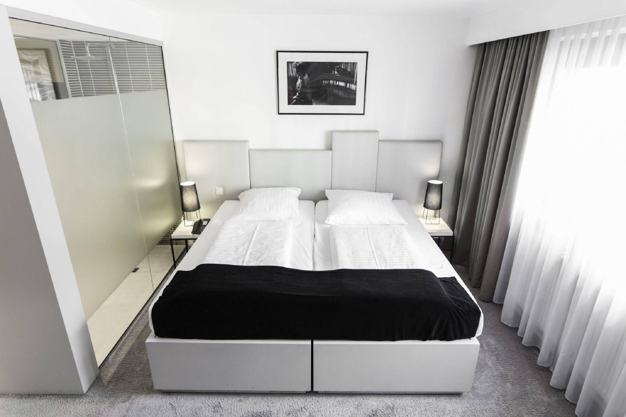 Pearl Hotel