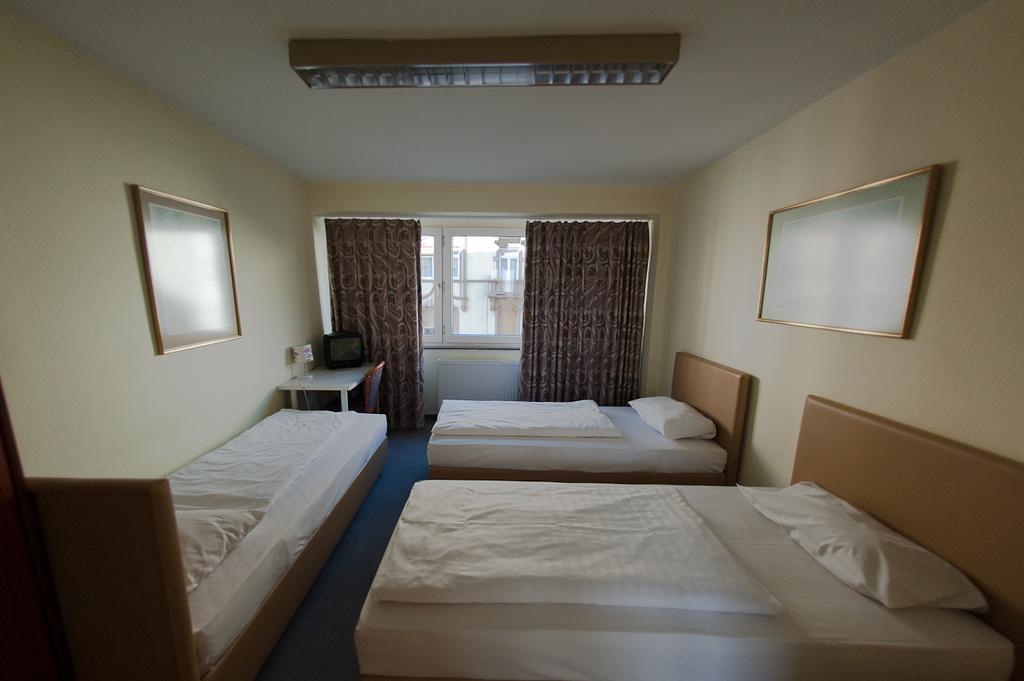 Pension Alpha Frankfurt City