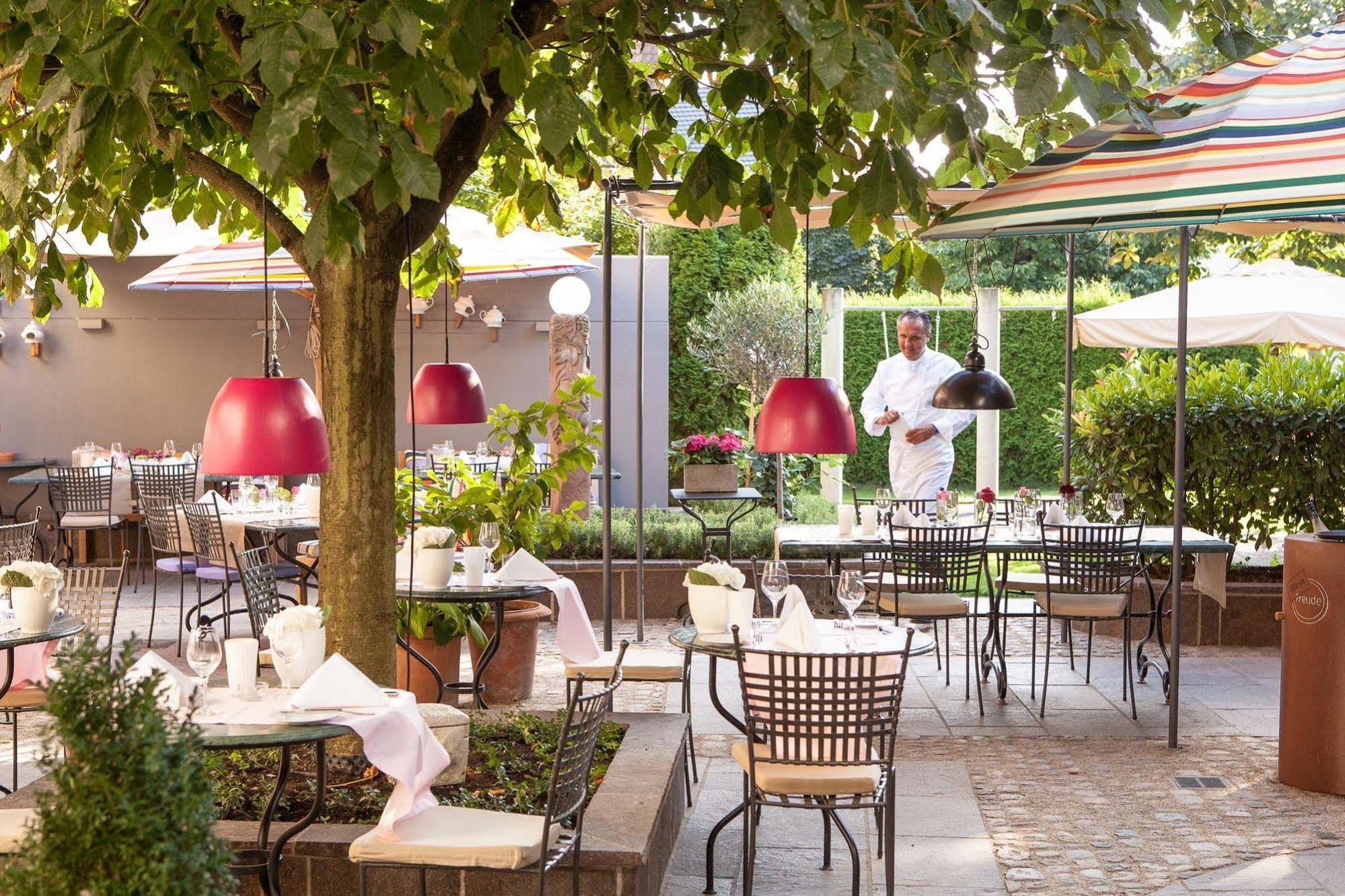 Romantik Hotel Der Rebstock art & design