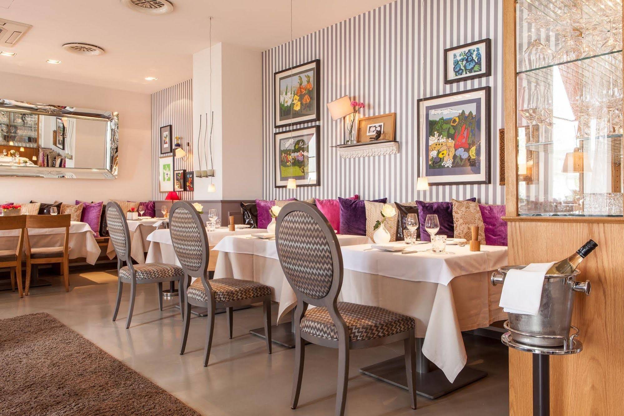 Romantik Hotel Der Rebstock art & design
