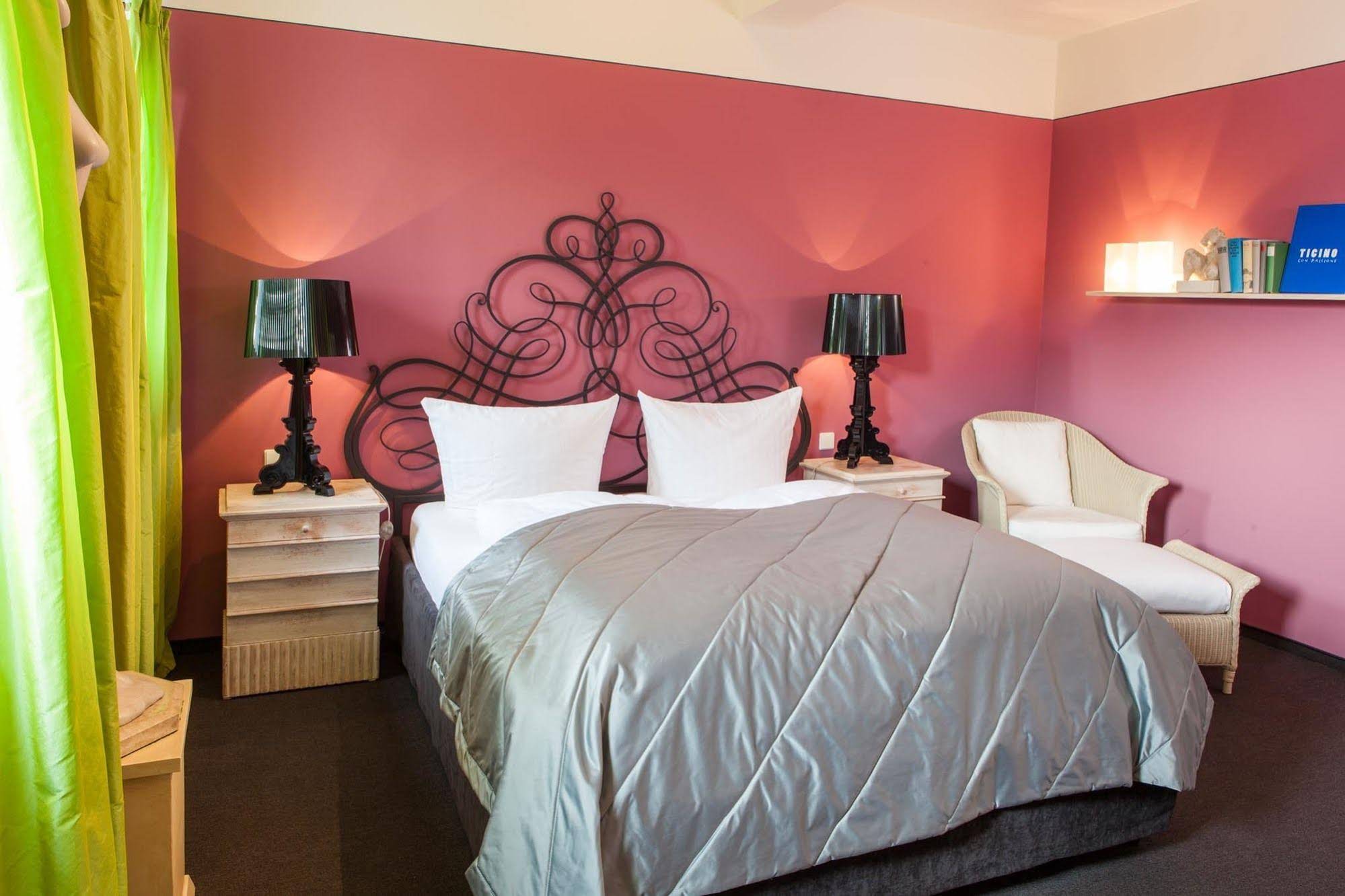 Romantik Hotel Der Rebstock art & design