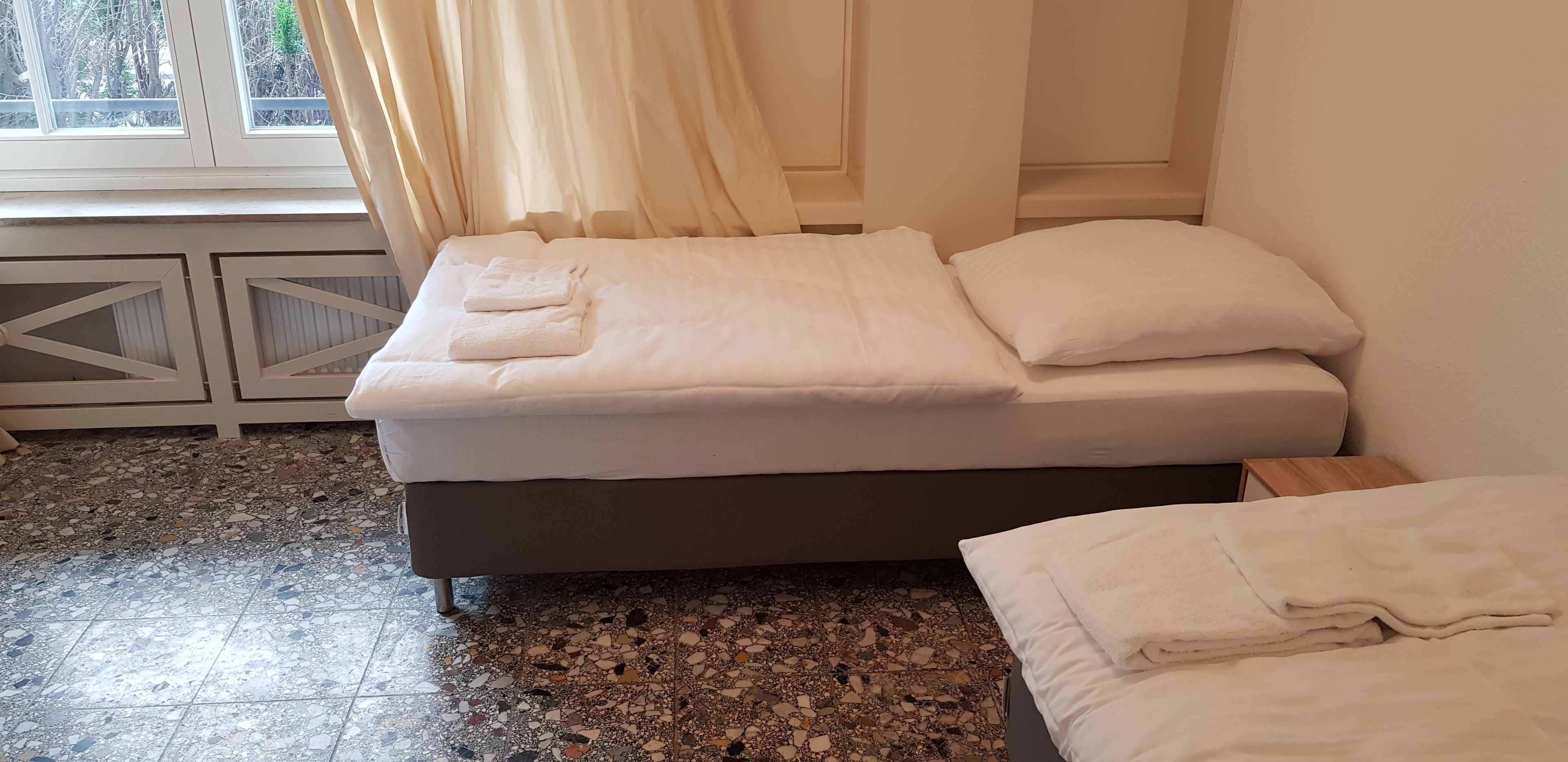 Tolstov Hotels Meerbusch Representative City Villa