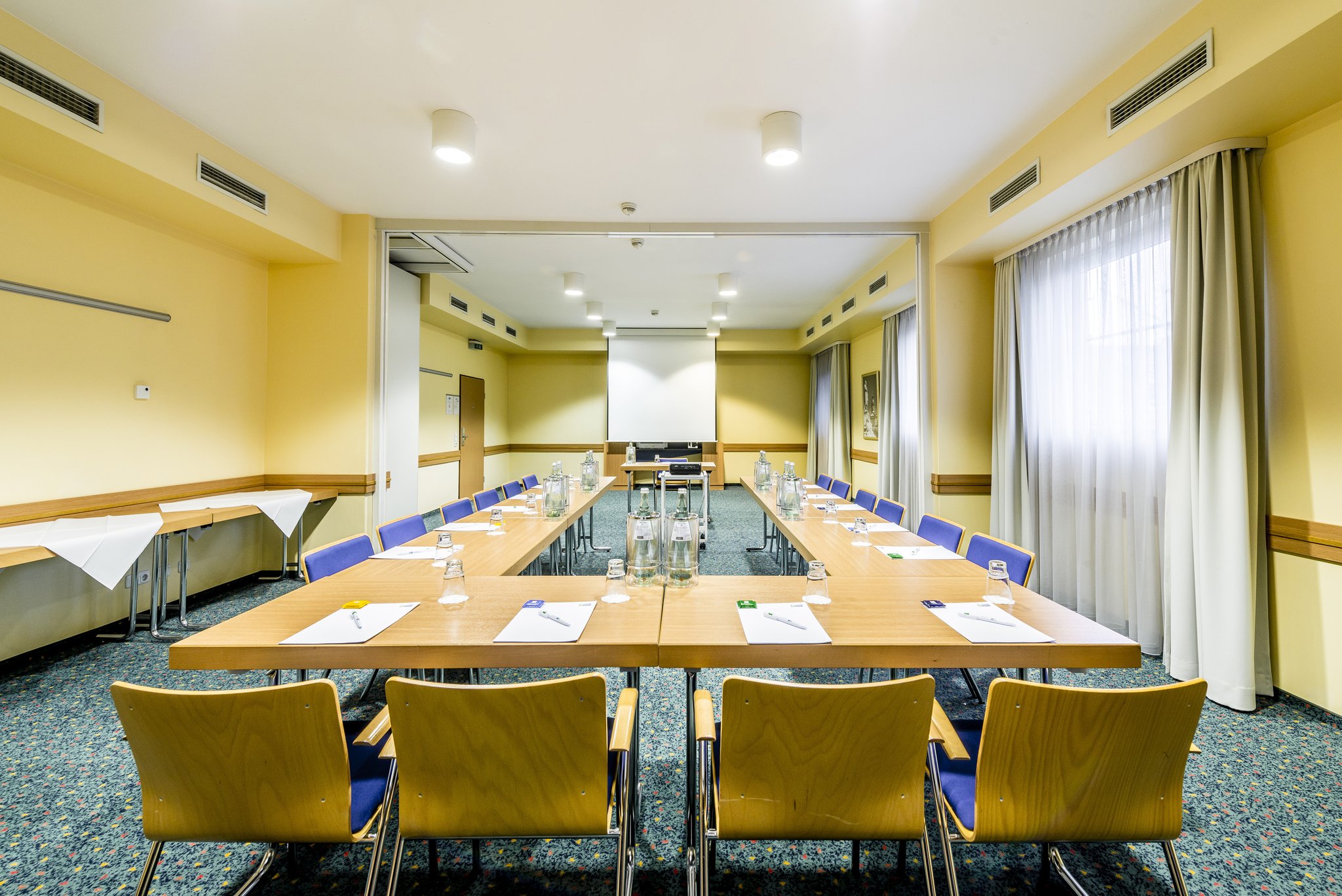 Holiday Inn Express Frankfurt Airport