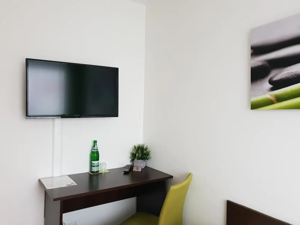 A3 Hotel
