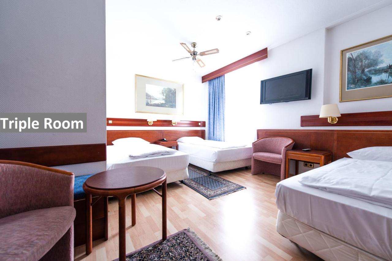 Hotel Ravel International