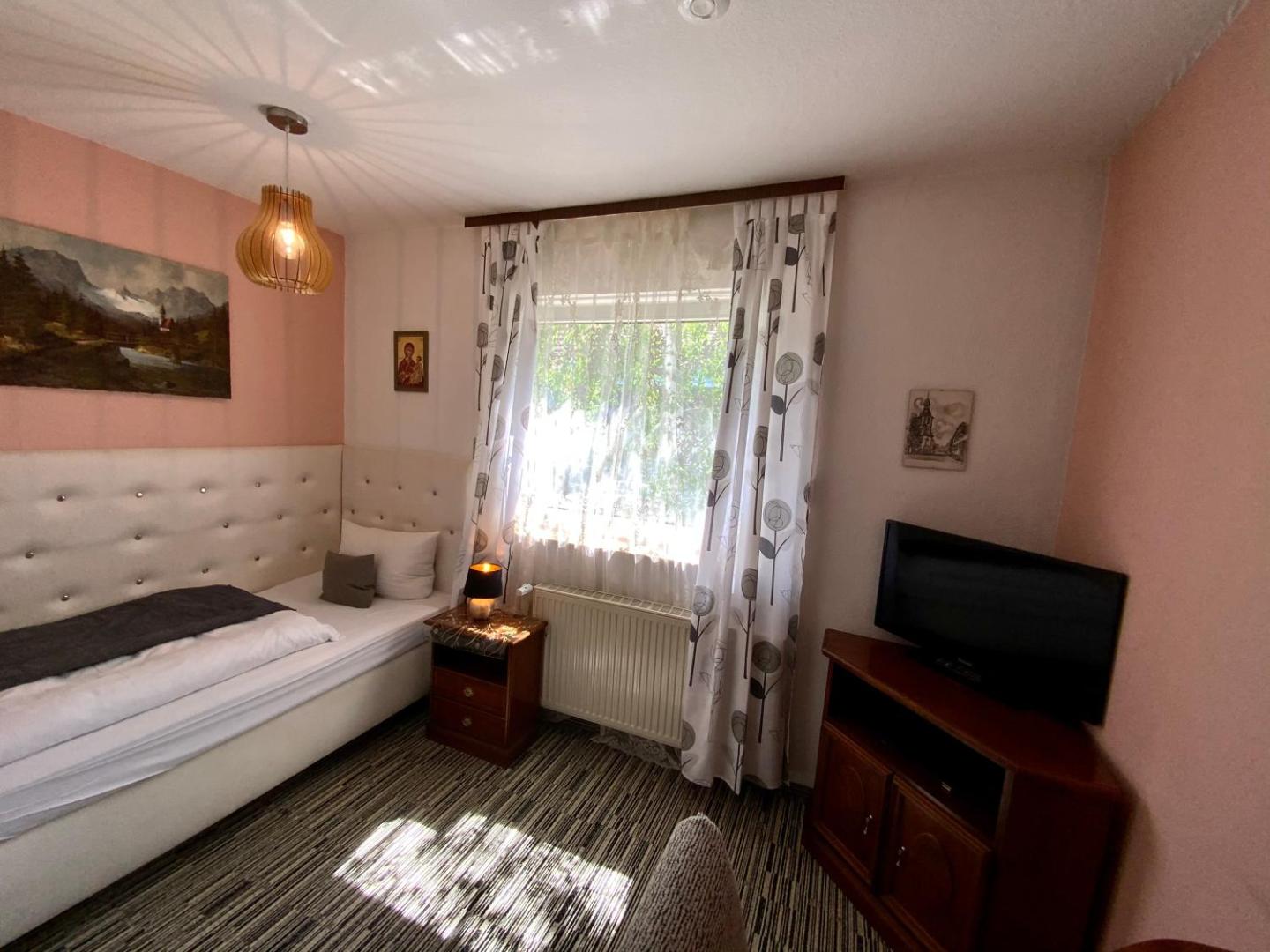 Hotel Attache Frankfurt Airport