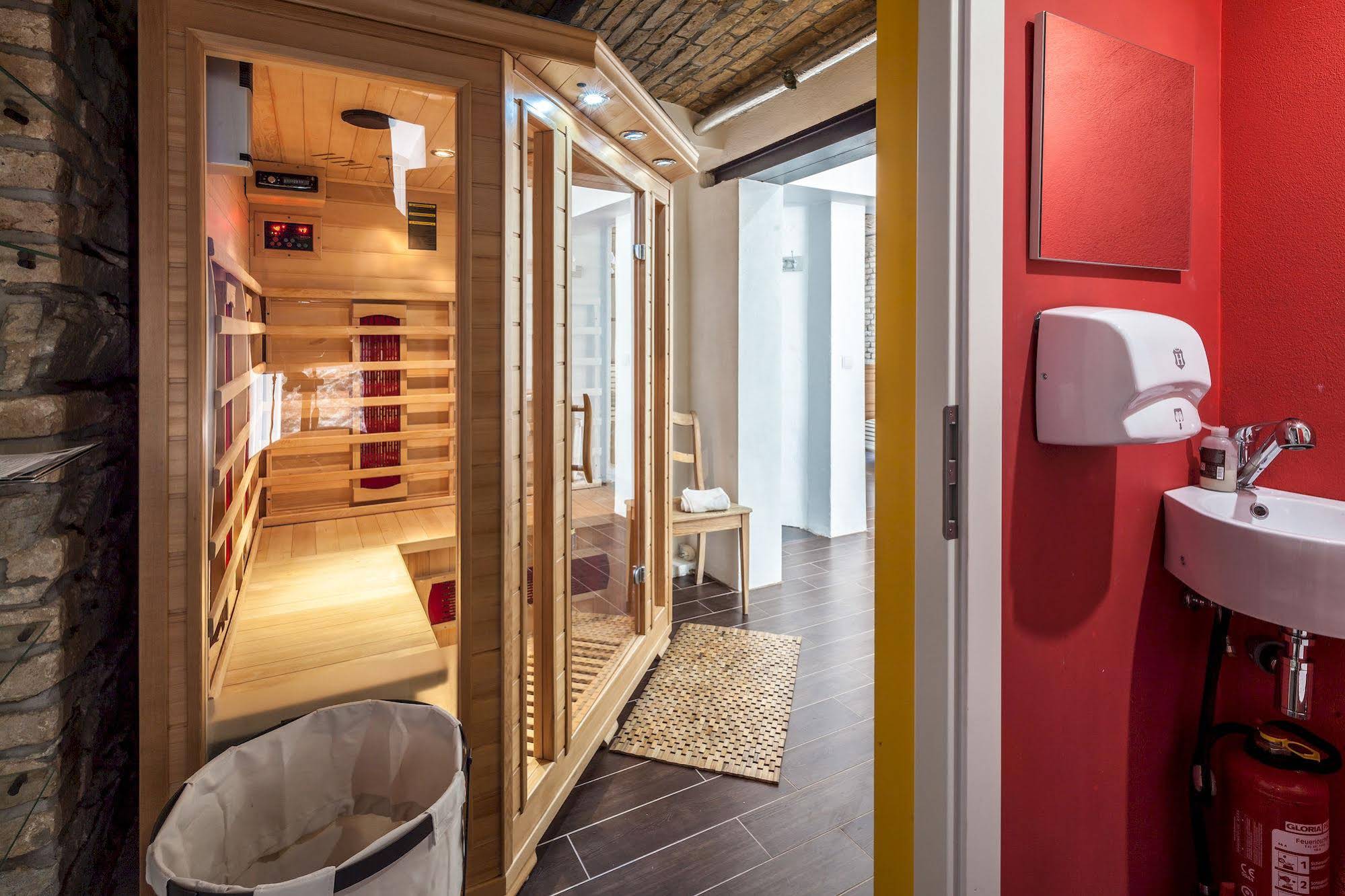 GL Suites