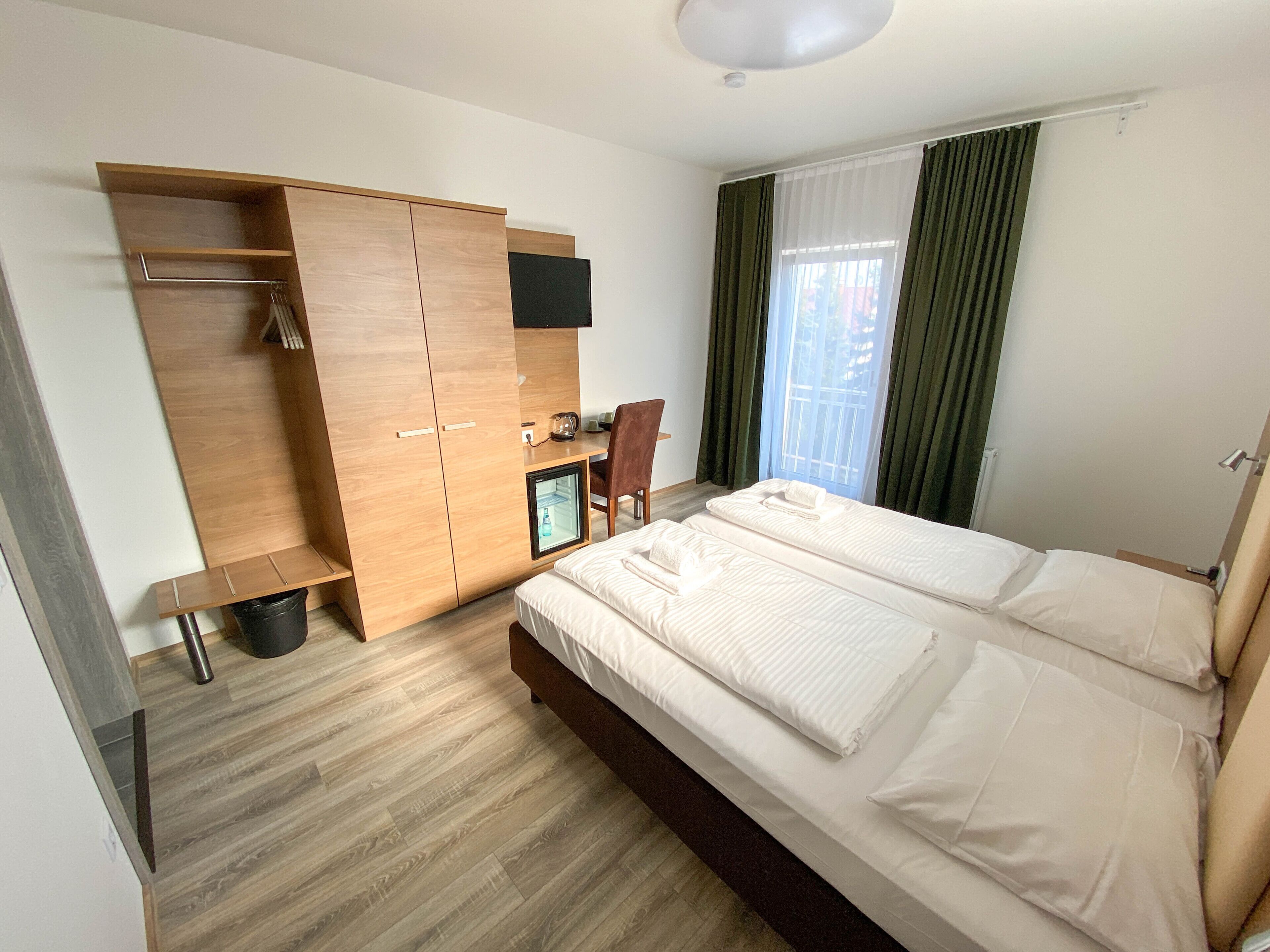 Limok Rooms