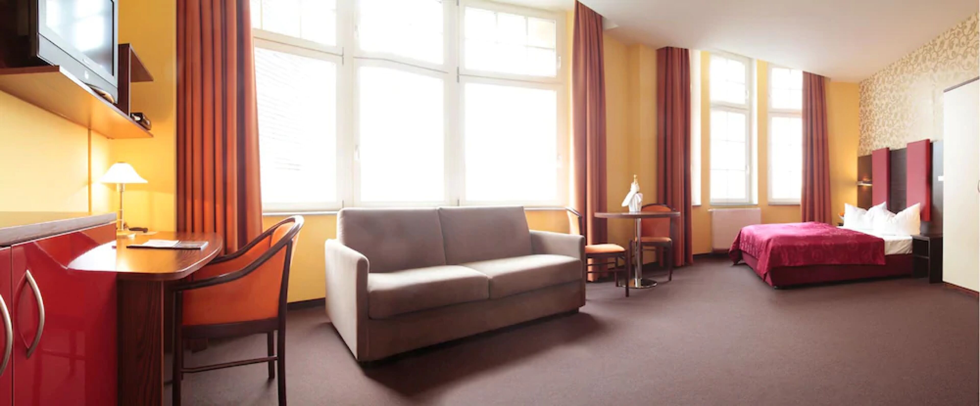 Royal International Leipzig