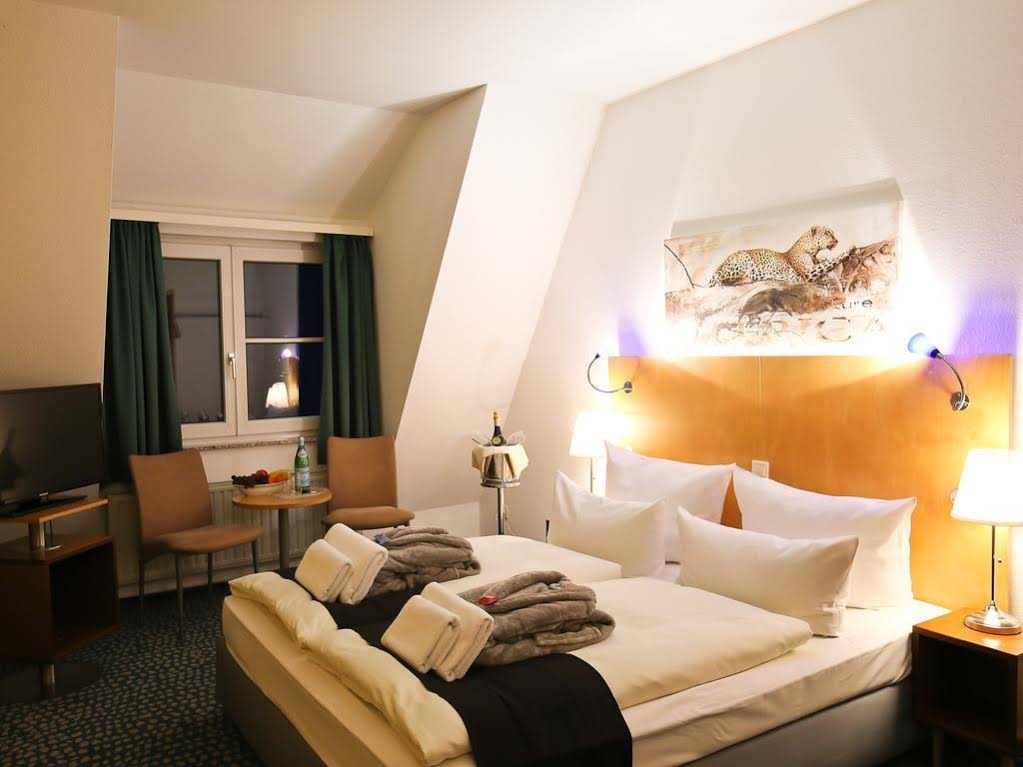 Check-Inn Hotel