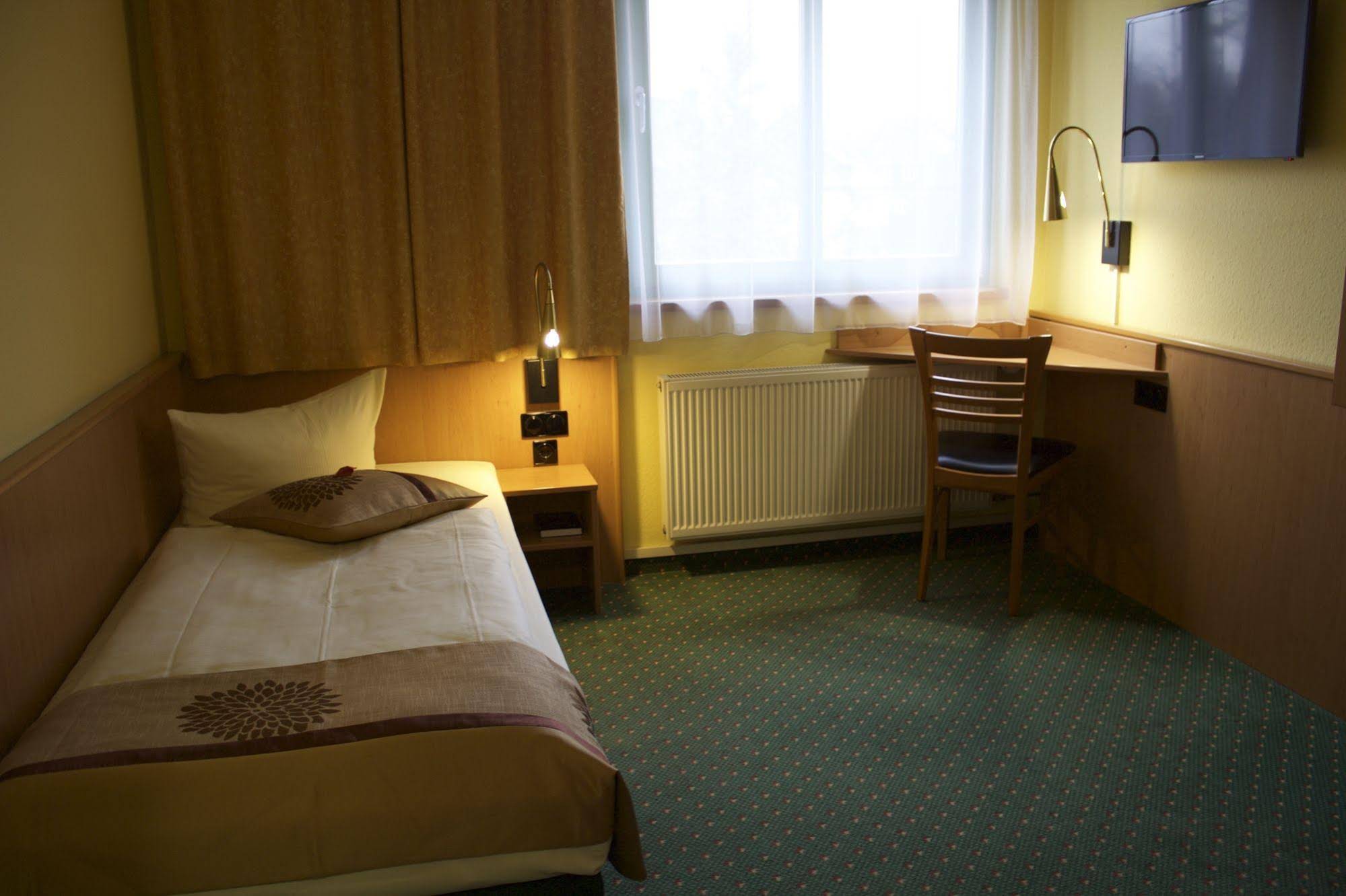 Acron Hotel