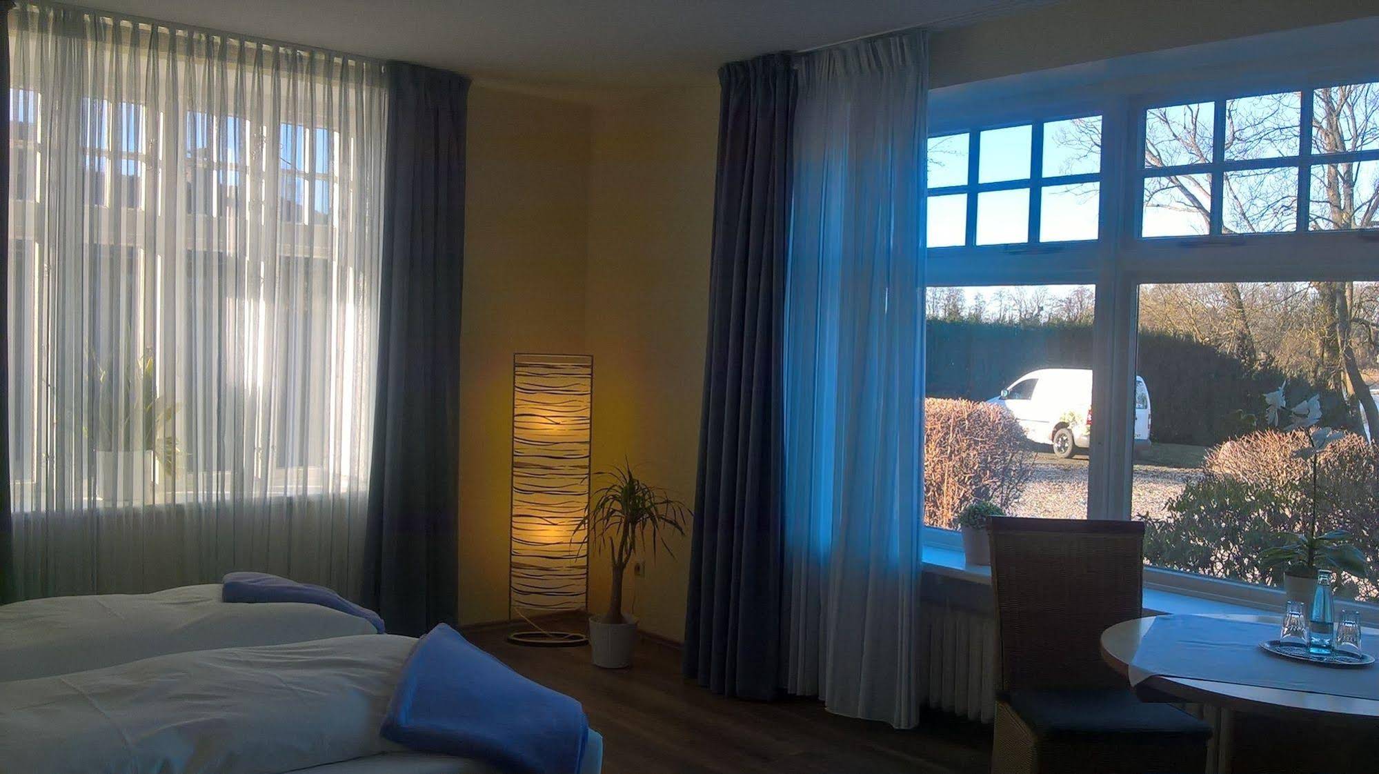 Hotel Fährhaus Niederkleveez