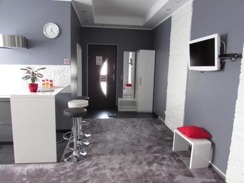Hotel 108