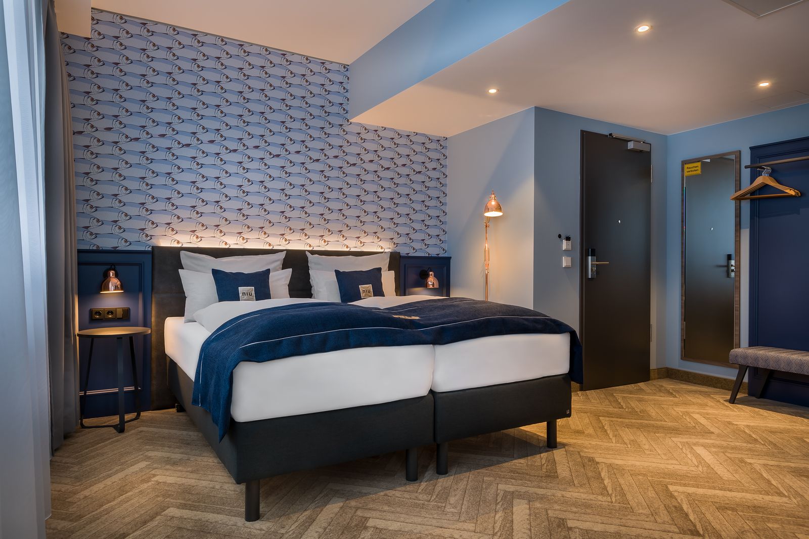 Holiday Inn - the niu, Welly Kiel